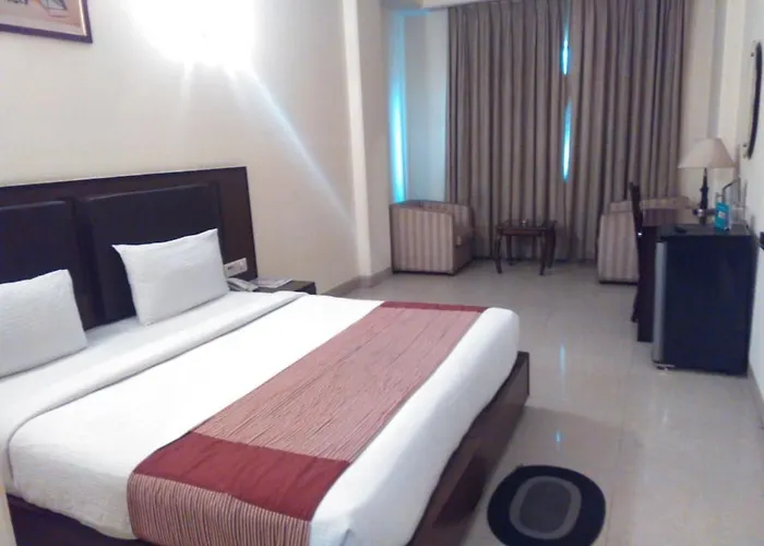 Hotel Airport Plaza