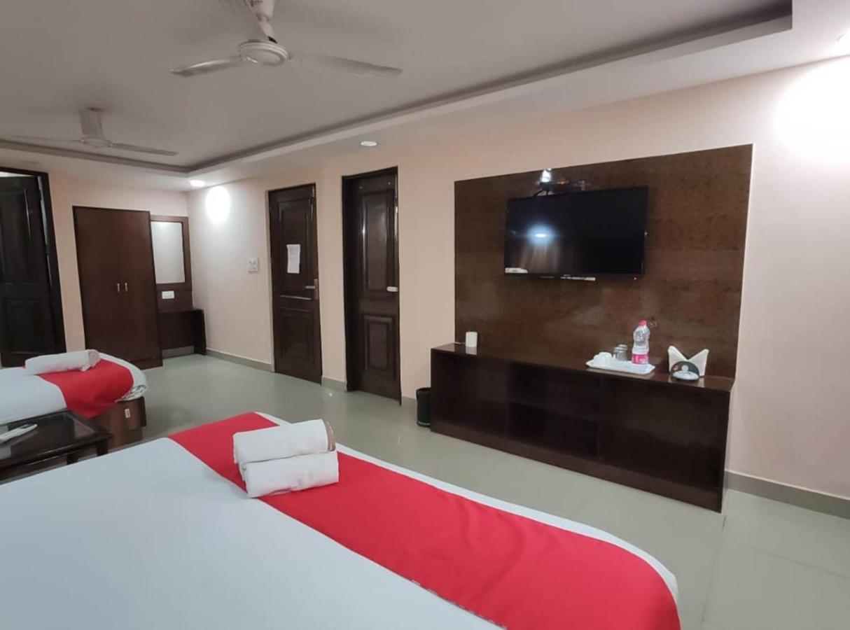 Airport Plaza 3* New Delhi